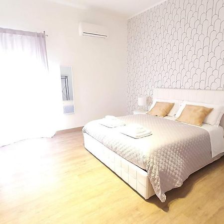 Twin Room Apulia Accommodation - Bari Policlinico Екстер'єр фото