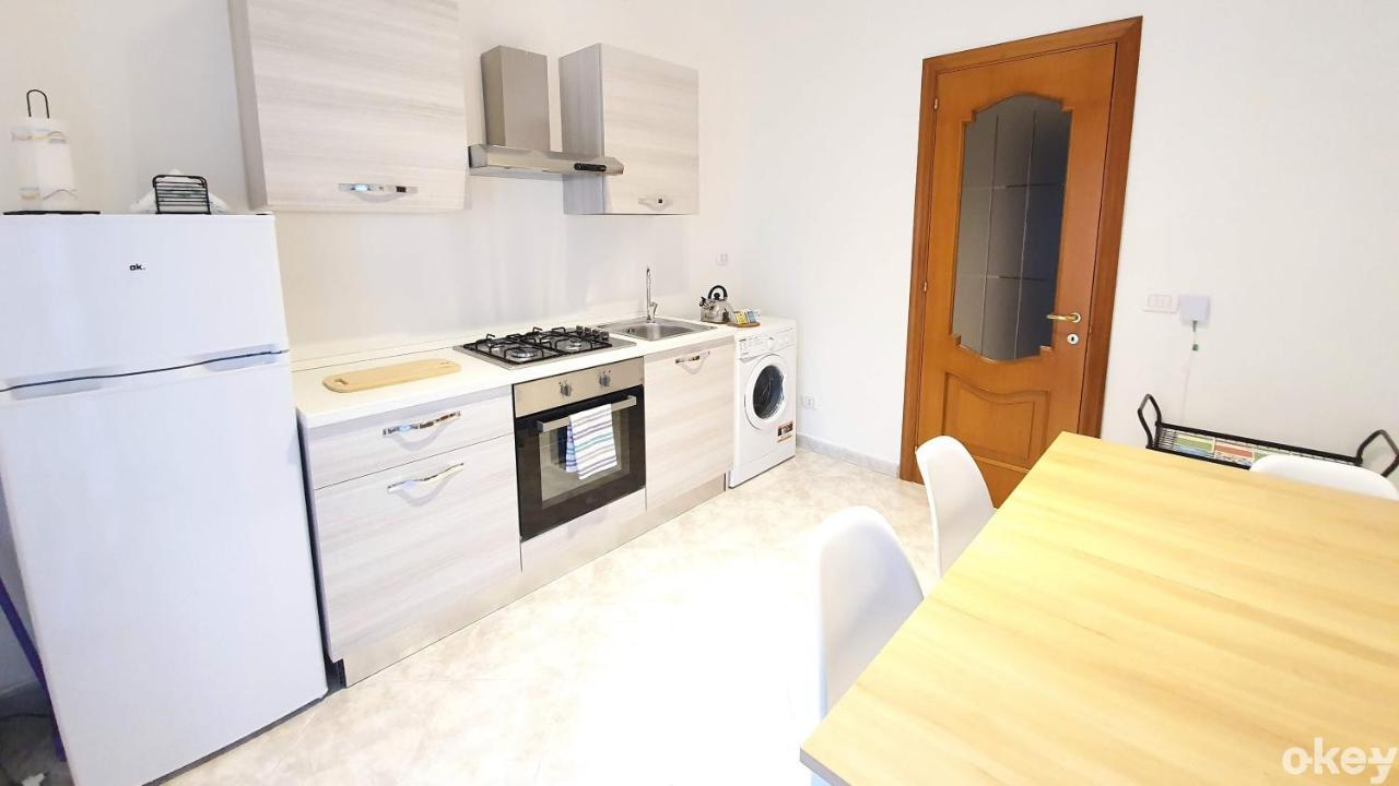 Twin Room Apulia Accommodation - Bari Policlinico Екстер'єр фото
