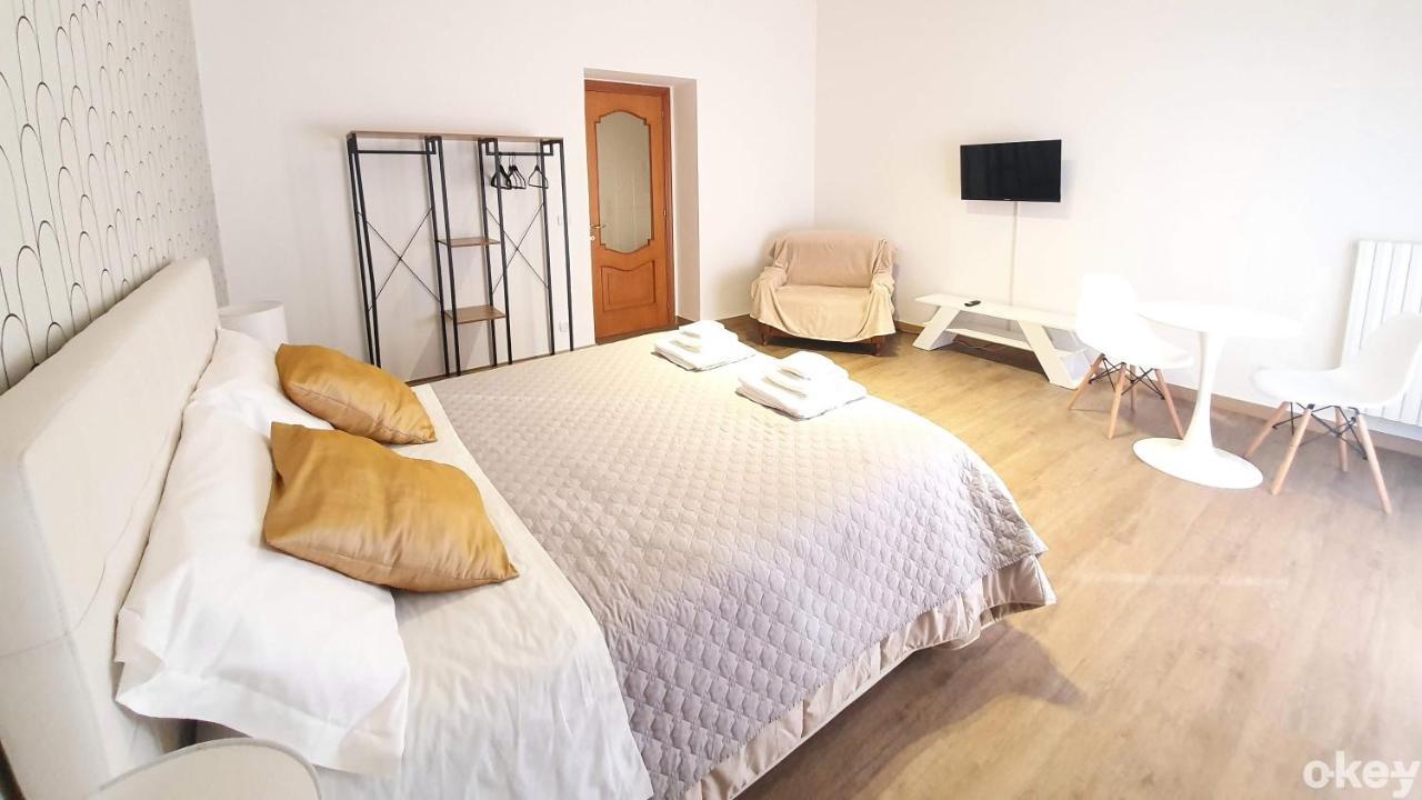 Twin Room Apulia Accommodation - Bari Policlinico Екстер'єр фото